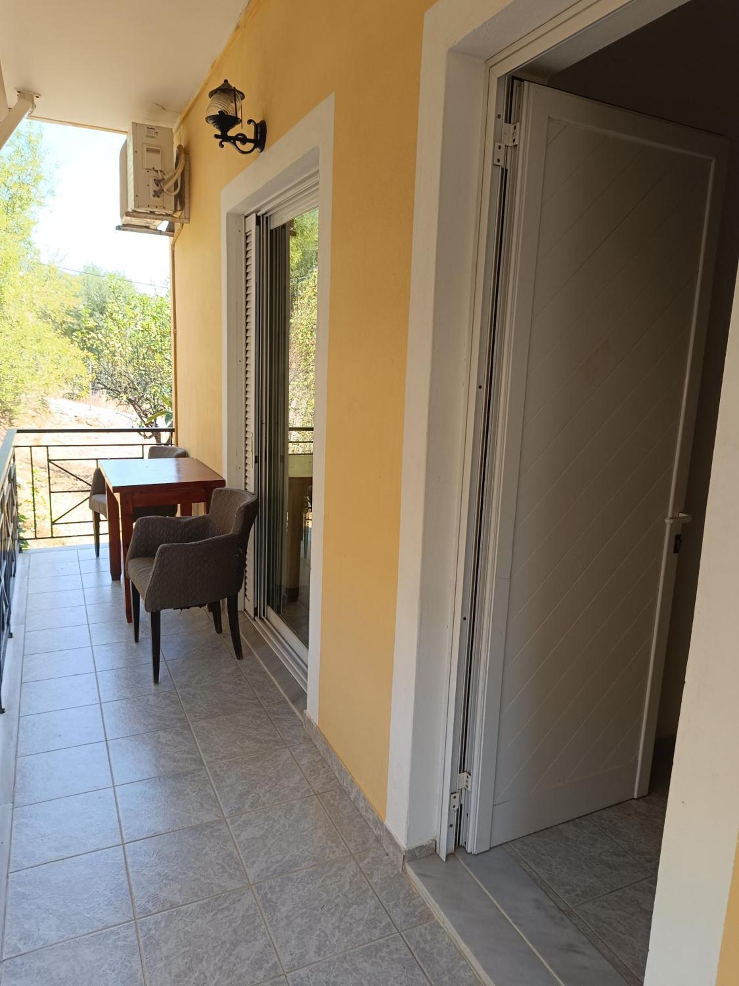 Sailors Apartments Perigiali นีดรี ภายนอก รูปภาพ