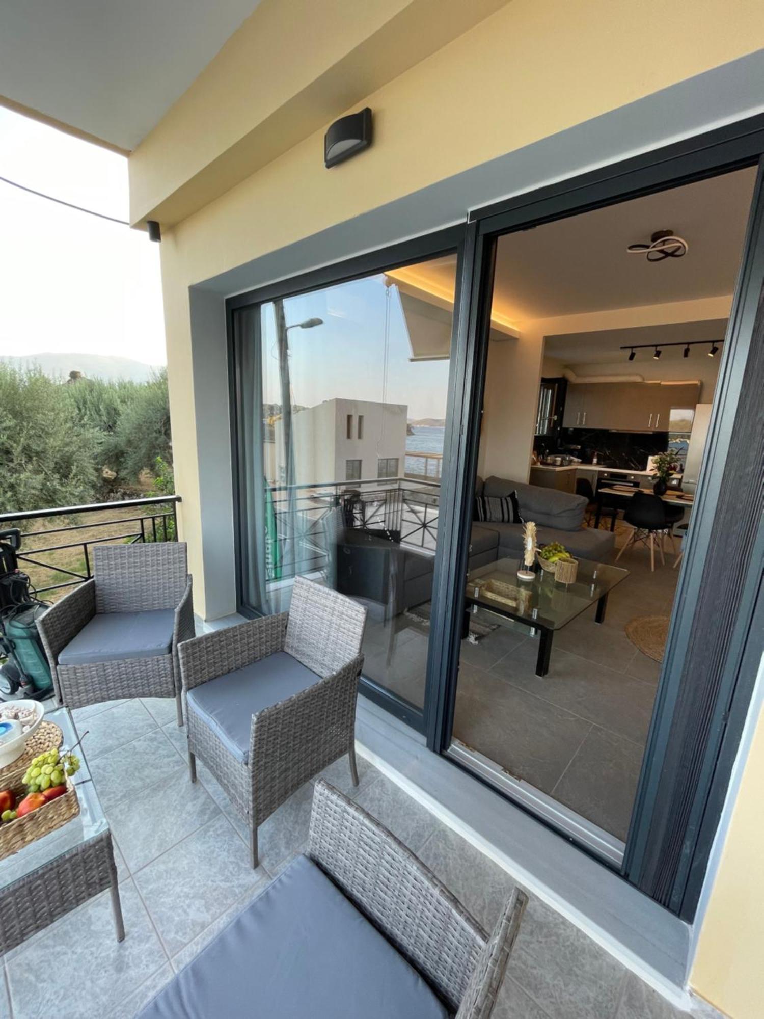 Sailors Apartments Perigiali นีดรี ภายนอก รูปภาพ