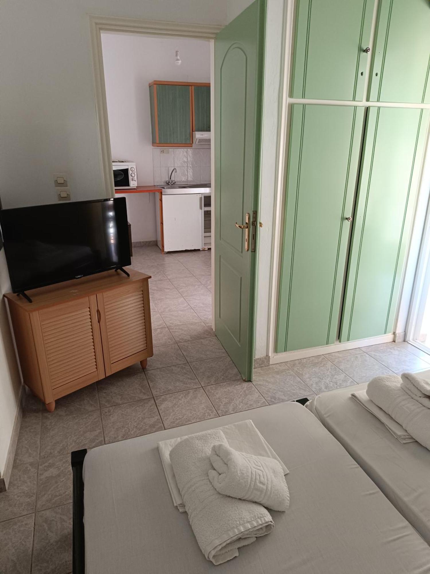 Sailors Apartments Perigiali นีดรี ภายนอก รูปภาพ