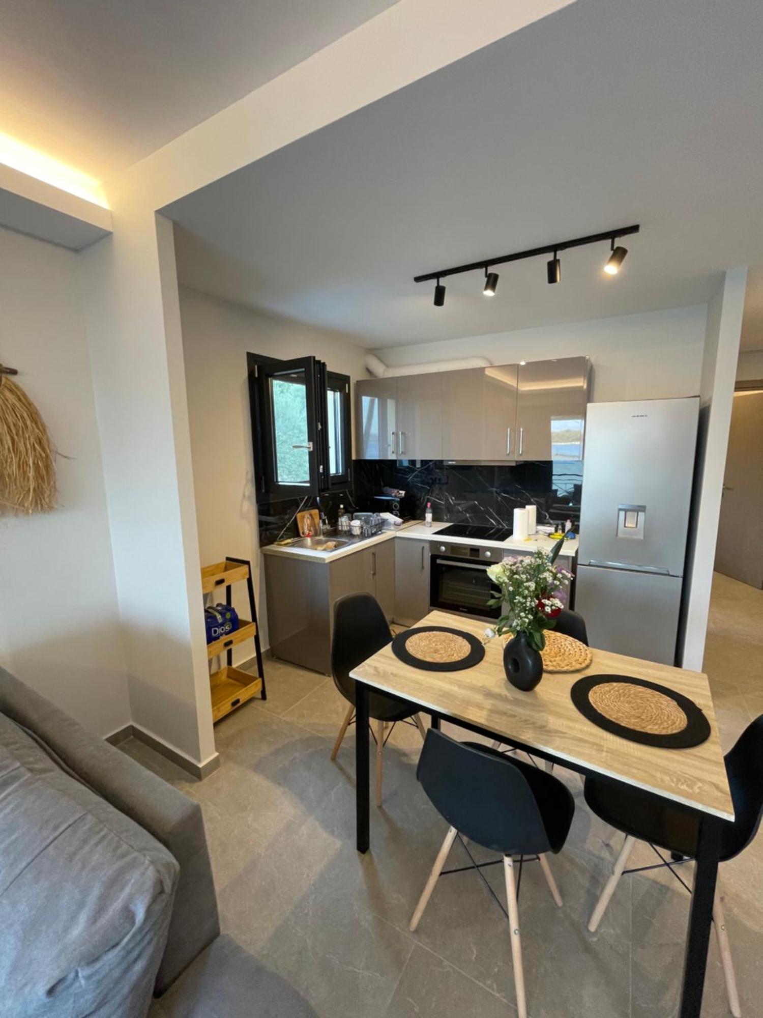 Sailors Apartments Perigiali นีดรี ภายนอก รูปภาพ