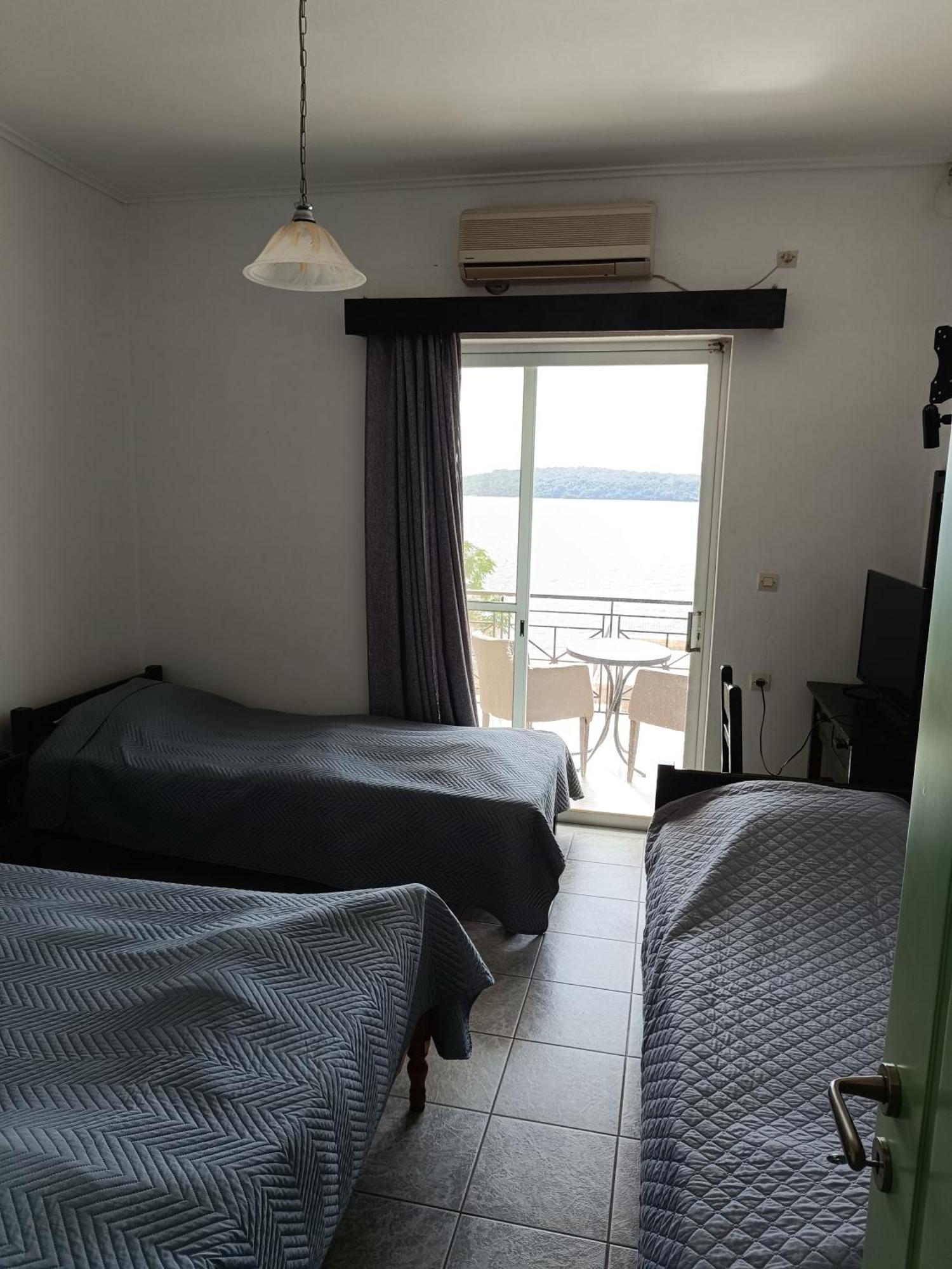 Sailors Apartments Perigiali นีดรี ภายนอก รูปภาพ