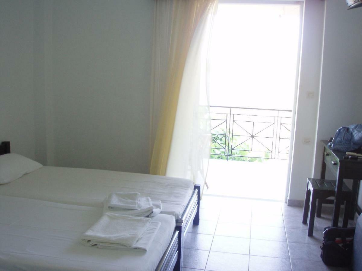 Sailors Apartments Perigiali นีดรี ภายนอก รูปภาพ