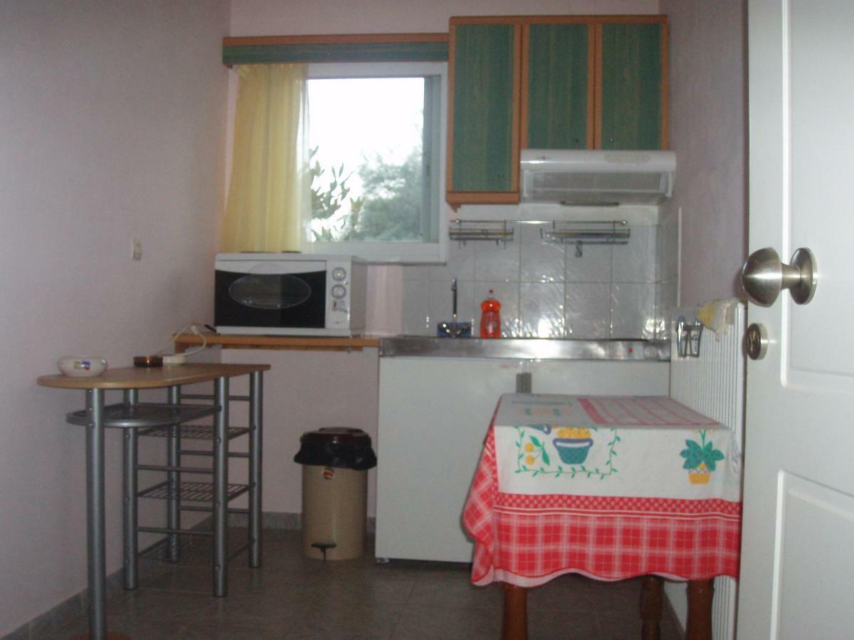 Sailors Apartments Perigiali นีดรี ภายนอก รูปภาพ