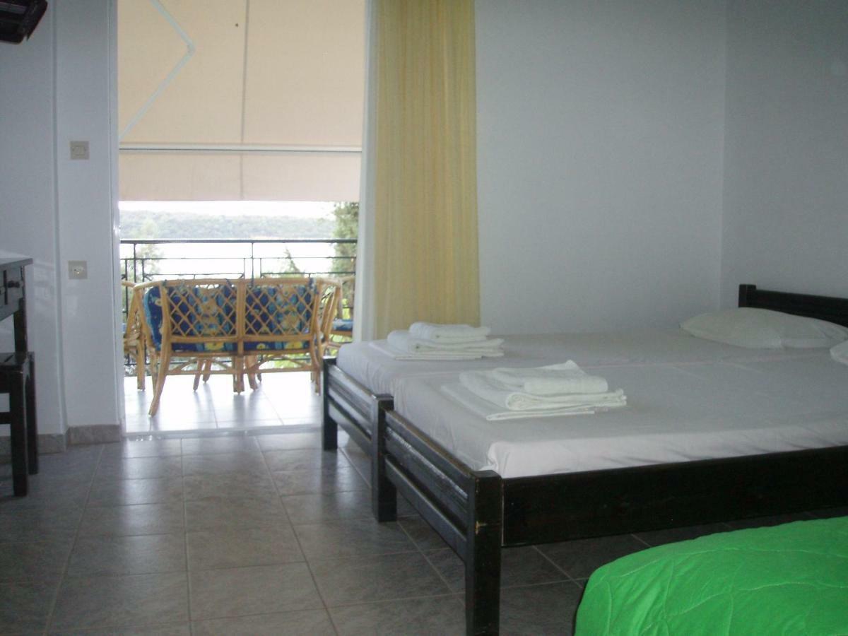 Sailors Apartments Perigiali นีดรี ภายนอก รูปภาพ