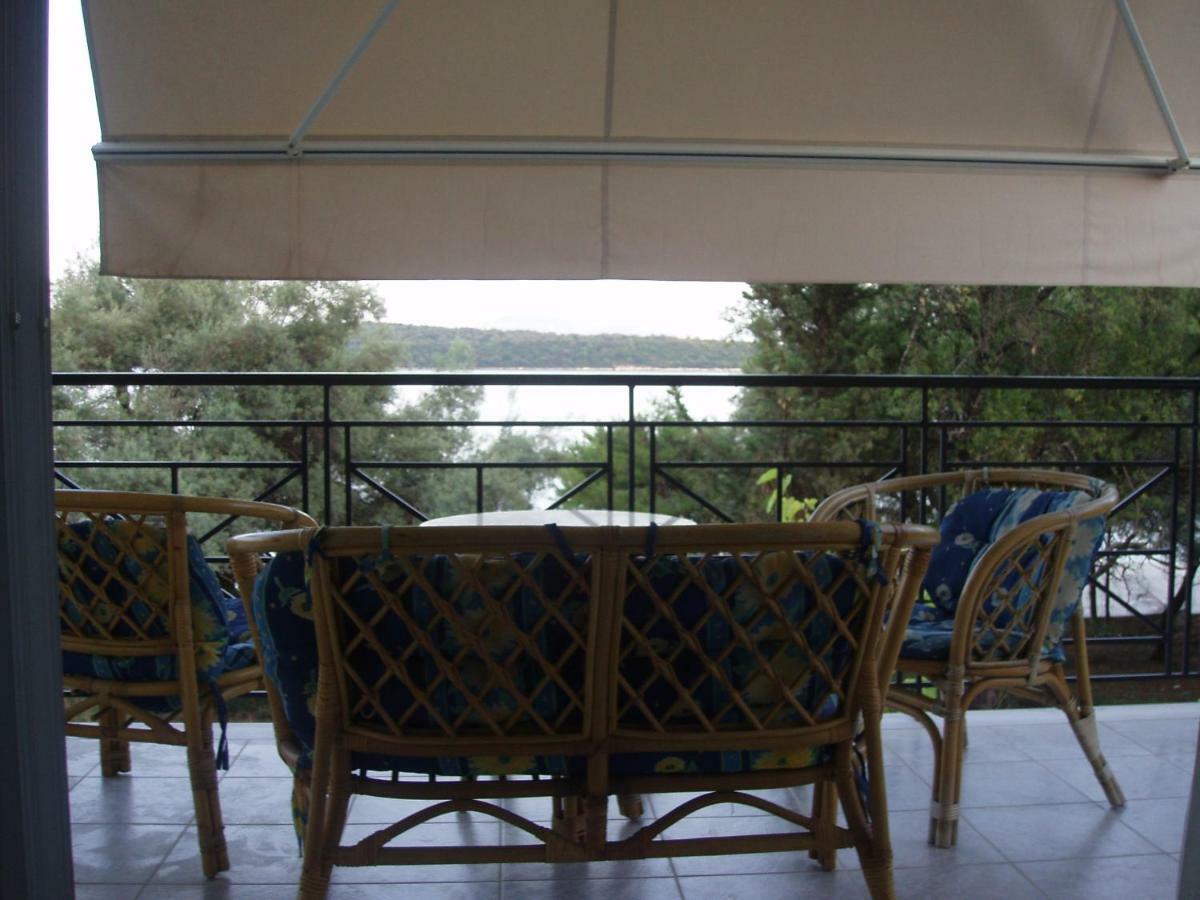 Sailors Apartments Perigiali นีดรี ภายนอก รูปภาพ