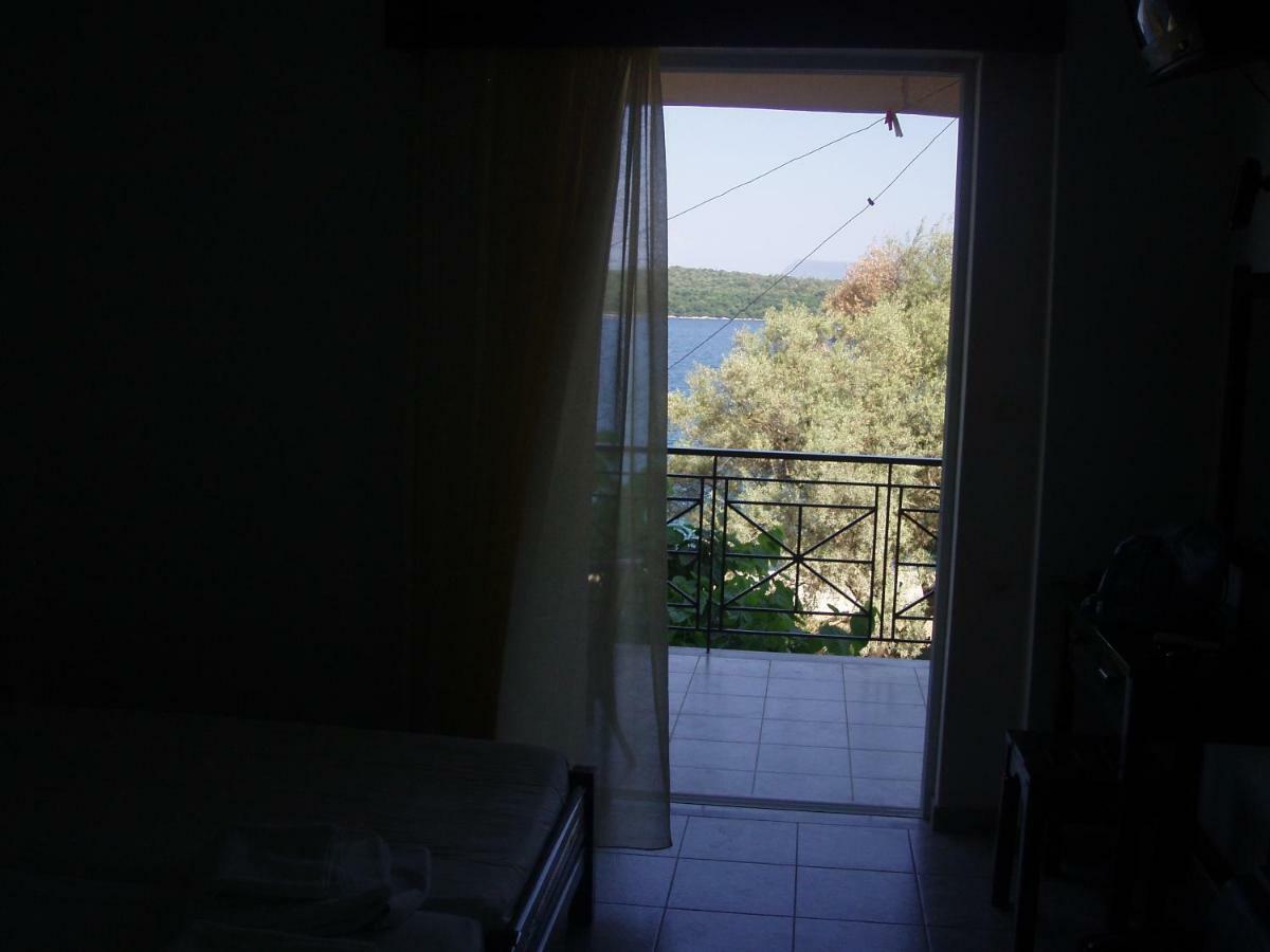 Sailors Apartments Perigiali นีดรี ภายนอก รูปภาพ